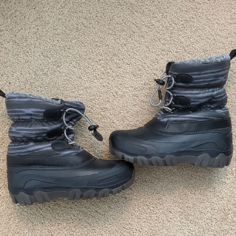 Cozy Black and Gray Kids' Snow Boots
